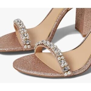 Badgley Mischka Dee Low Heels 9.5 NWOT Pink Glitter Jewel Sandal Wedding Bridal